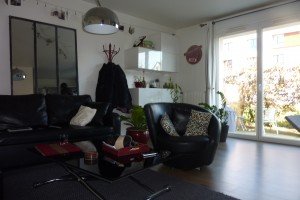 salon ouvrant sur terrasse